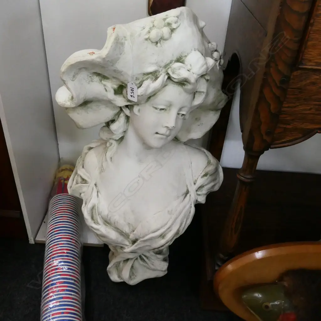 NOUVEAU PLASTER BUST SIGNED Image 1++