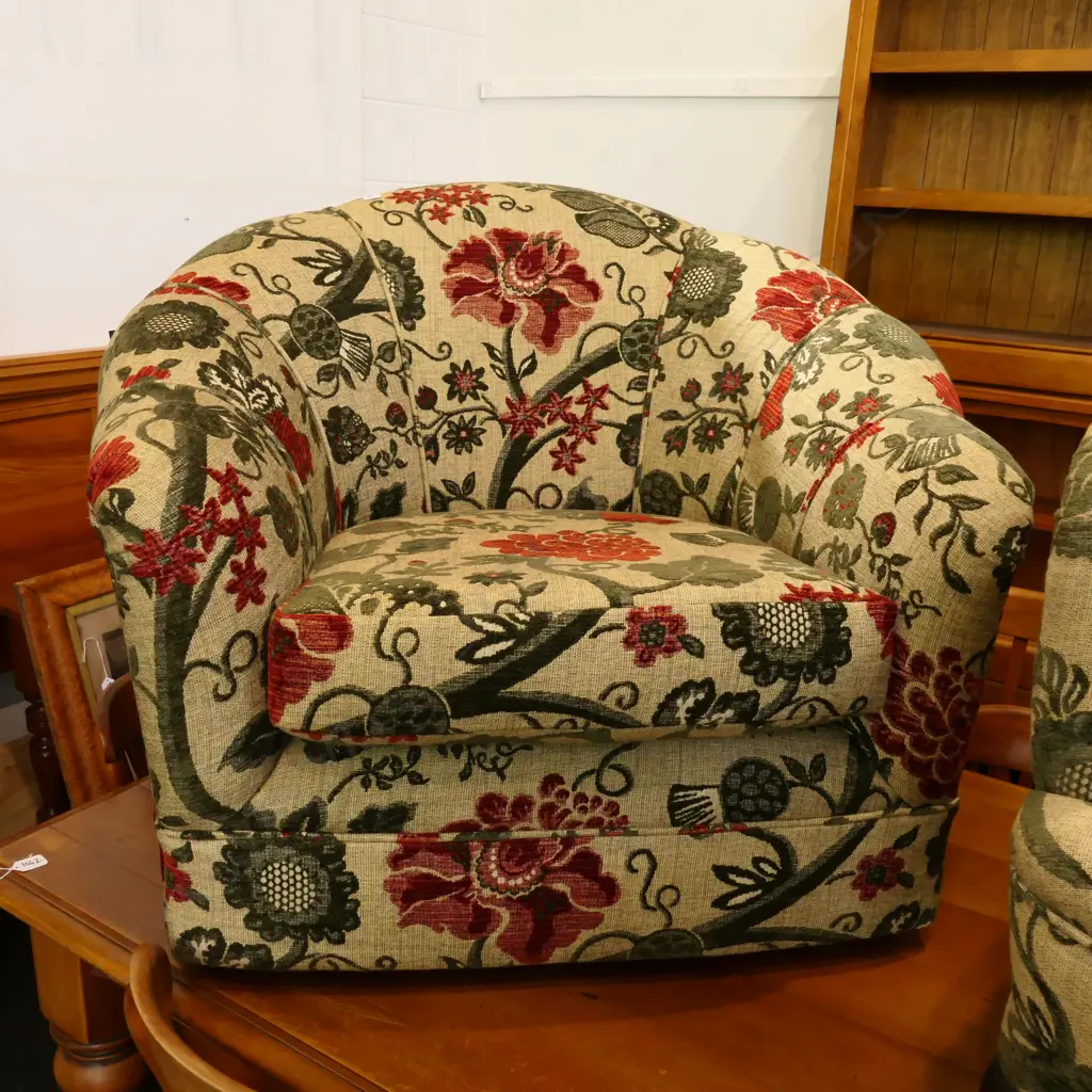 FLORAL UPHOLSTERED TUB CHAIR  Image 1++