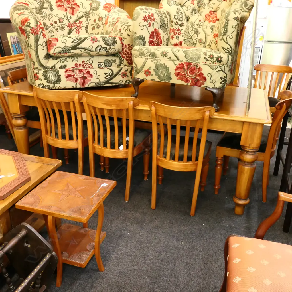 LARGE RIMU DINING TABLE + 8 CHAIRS Image 1++