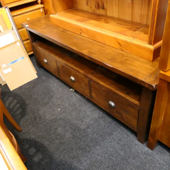 3 DRAWER T.V UNIT L 1600 MM