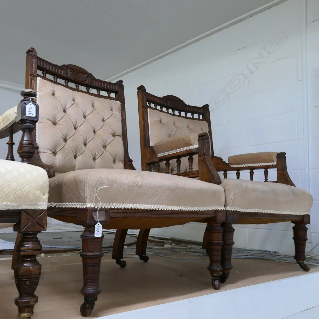 EDWARDIAN GRANDMOTHER +GRANDMOTHER CHAIR Image 1++