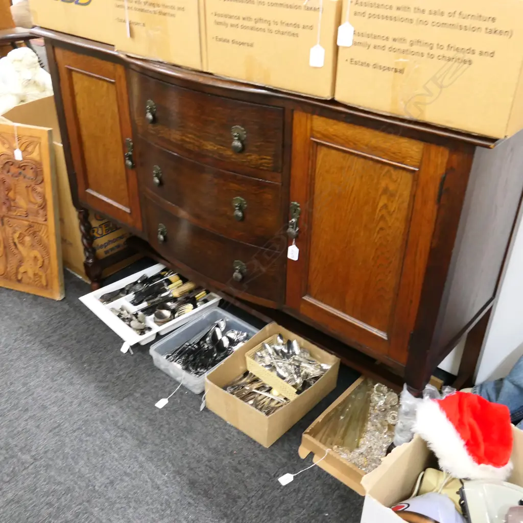 VINTAGE OAK DRESSER W BARLEY TWIST BASE AF LEG BROKEN W. 1335MM Image 1++