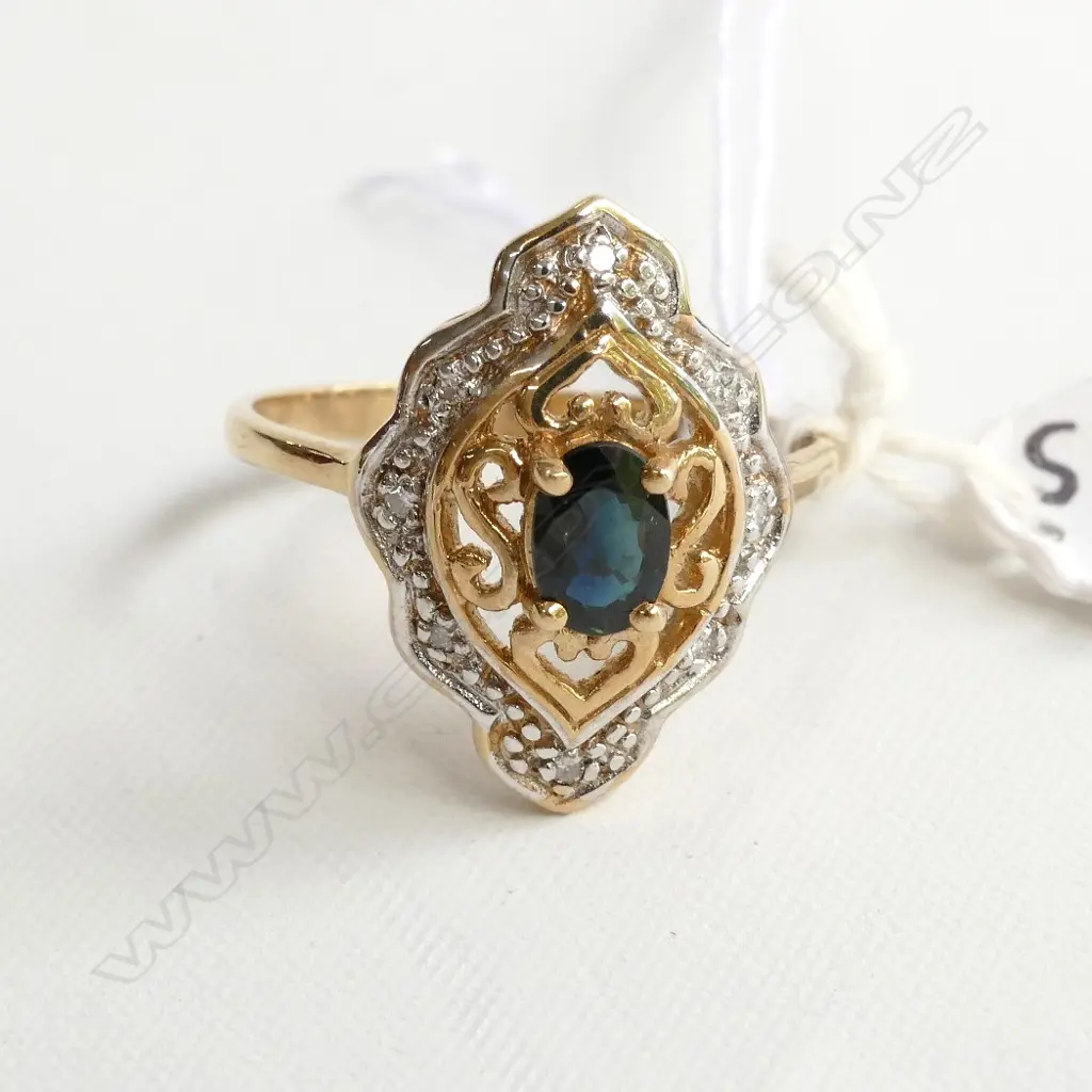 9CT SAPPHIRE & DIAMOND RING  Image 1++