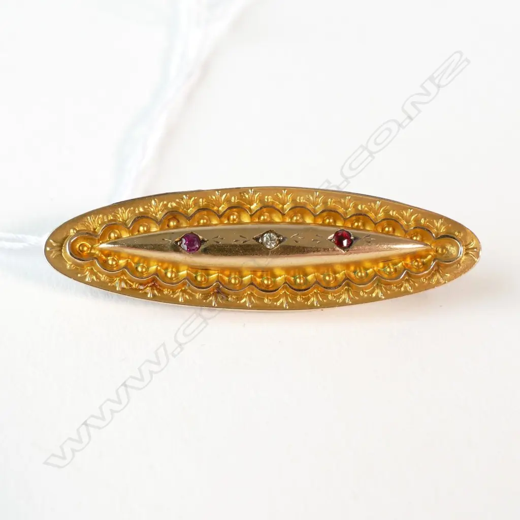 EDW 9CT GOLD RUBY DIA. BROOCH 2.54GMS Image 1++