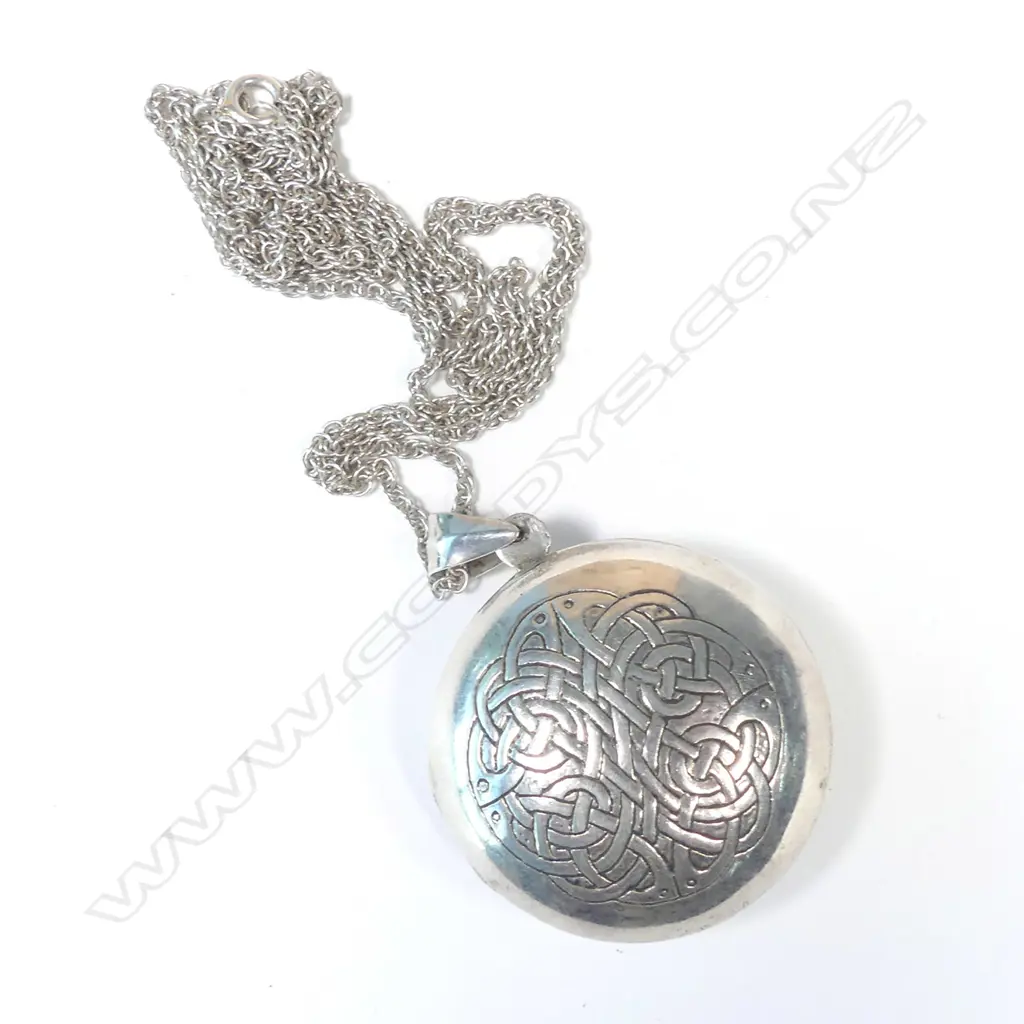 S/SILVER CELTIC BLESSING LOCKET (DIA. 30MM) ON CHAIN, BOTH STAMPED 925, 17.4GM Image 1++