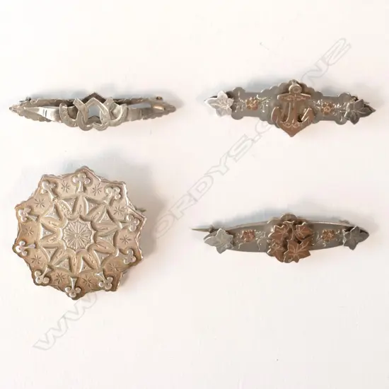 BAG OF ANTIQUE SILVER BROOCHES