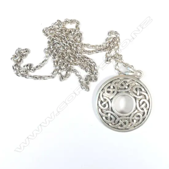 S/SILVER CELTIC PENDANT (DIA. 35MM) ON CHAIN, BOTH STAMPED 925, 30.10GM