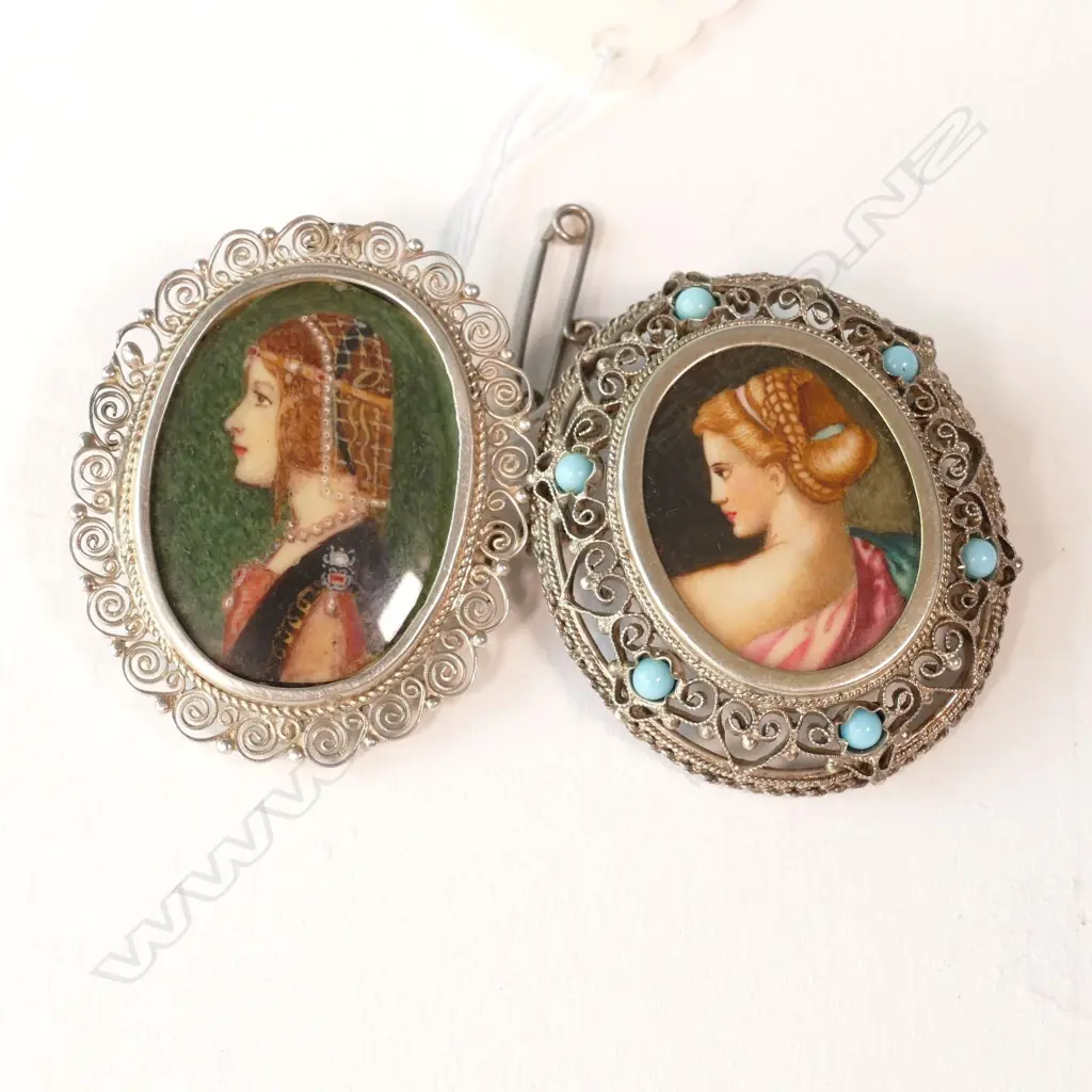 TWO SILVER FRAMED EXQUISITE PORTRAIT BROOCHES Image 1++