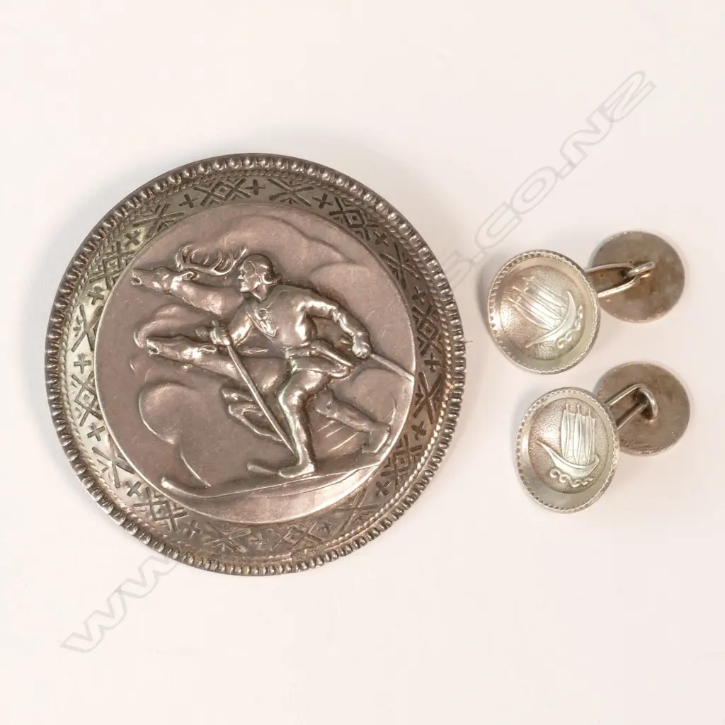 SCANDINAVIAN BROOCH & CUFFLINKS Image 1++
