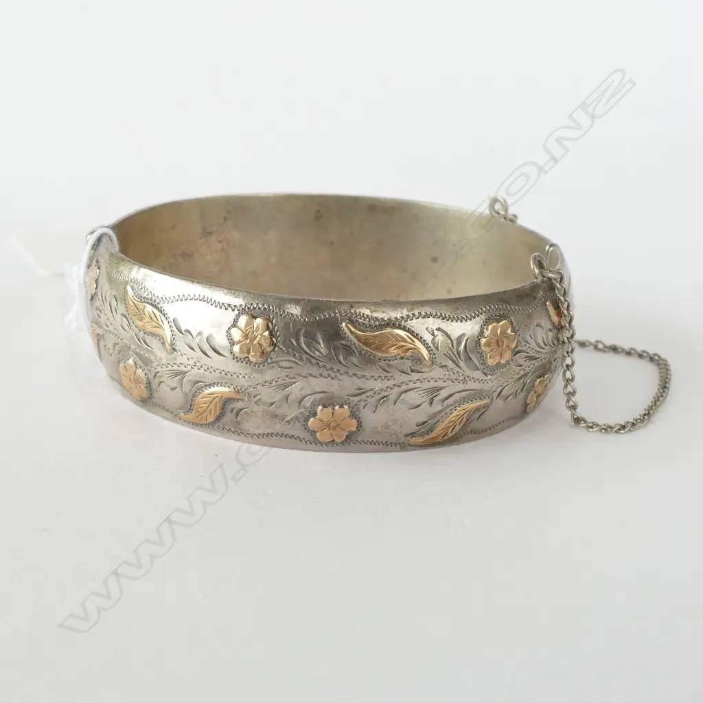 EARLY 29THC SILVER GOLD APPLIED HINGED BANGLE Image 1++