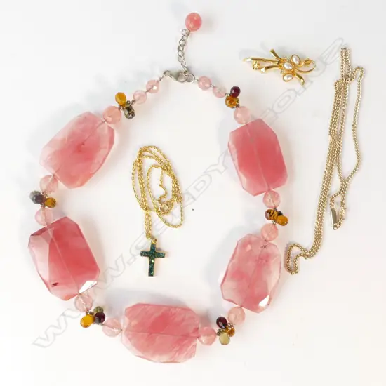 BAG COSTUME JEWELLERY LGE ROSE QUARTZ ? NECKLACE ETC