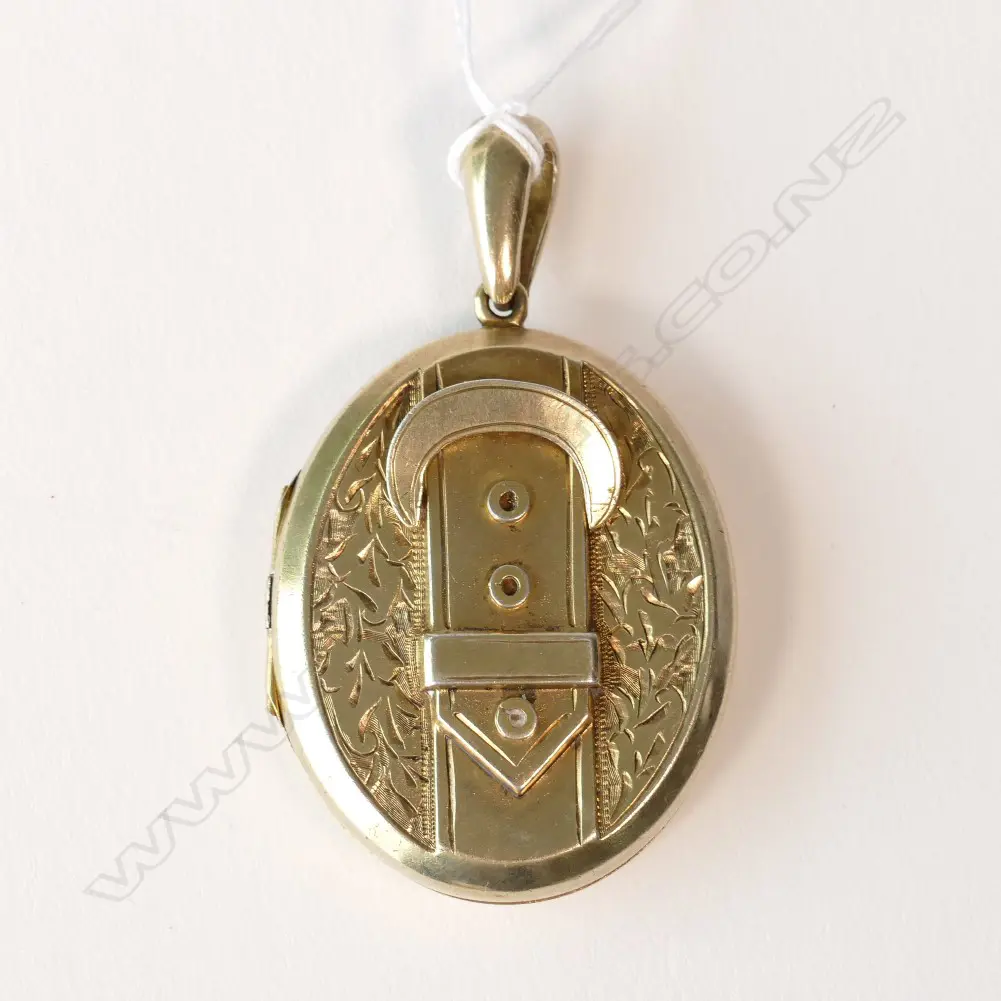 VICTORIAN SILVER GILT LOCKET Image 1++