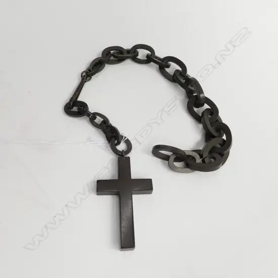 EARLY BAKELITE CHAIN & CROSS
