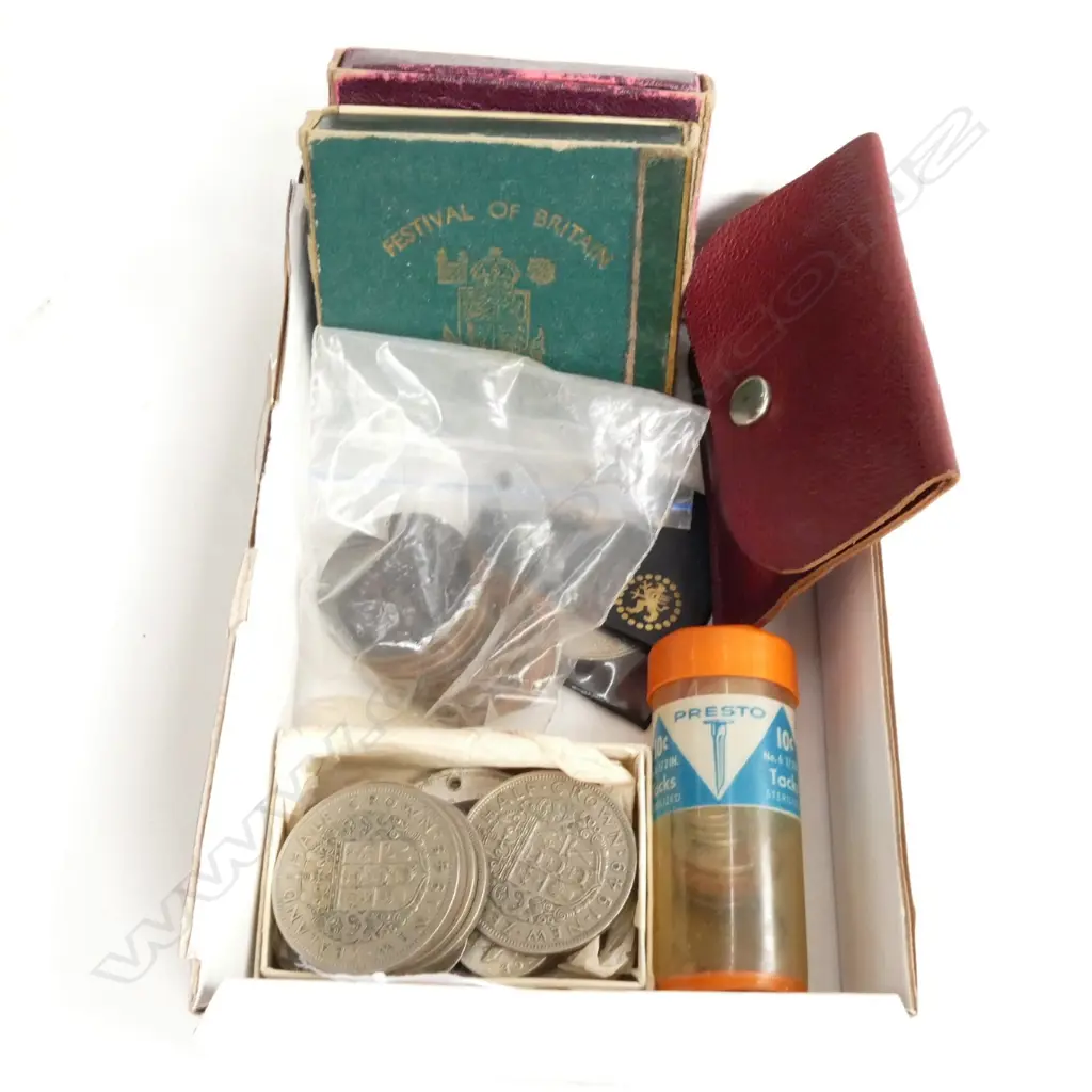 BOX OF ASSORTED COINS Image 1++