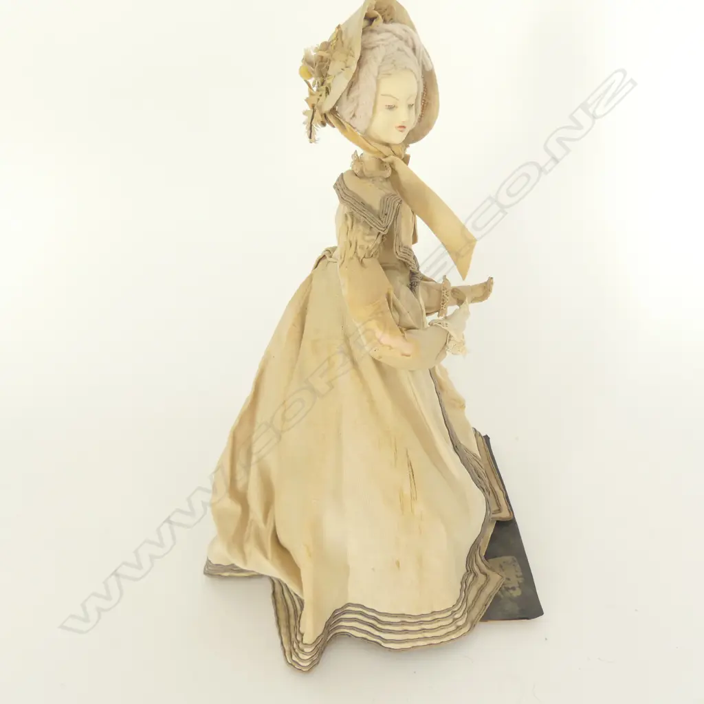 MÉLANIE WAX DOLL ON WIRE ARMATURE, SOFT BODY & LEATHER HANDS, H. 390MM Image 1++