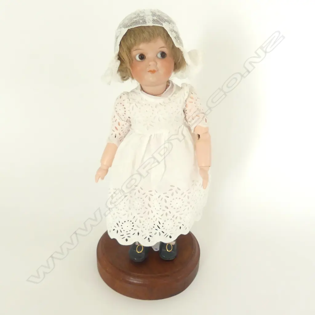 UNCOMMON ANTIQUE DEMALCOL DOLL ON STAND, STAMPED 'DEMALCOL 5/o GERMANY', GOOGLY EYES, H. 320MM (INCL STAND) Image 1++