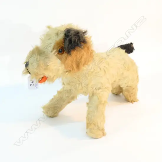 A VINTAGE STEIFF DOG