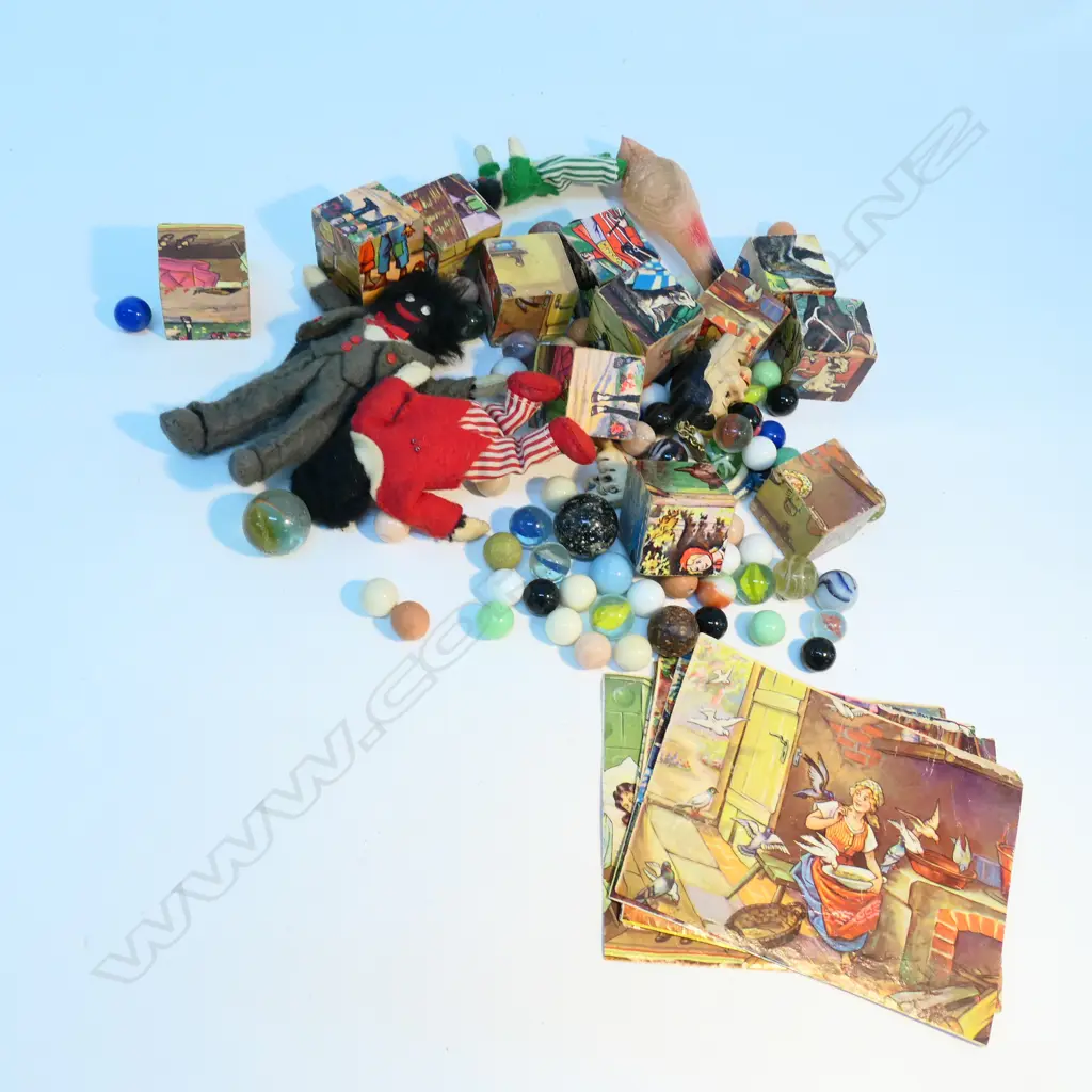 LOT ASST MARBLES /BLOCKS/PLASTIC AND SOFT TOYS Image 1++