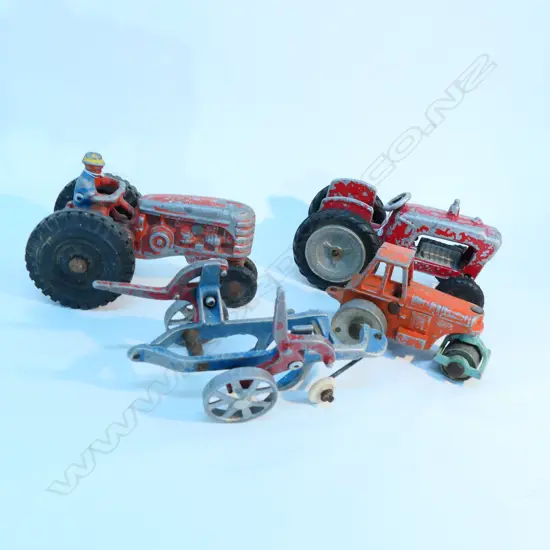 4 FUNHO TOYS: 2 TRACTORS ROLLER PLOUGH