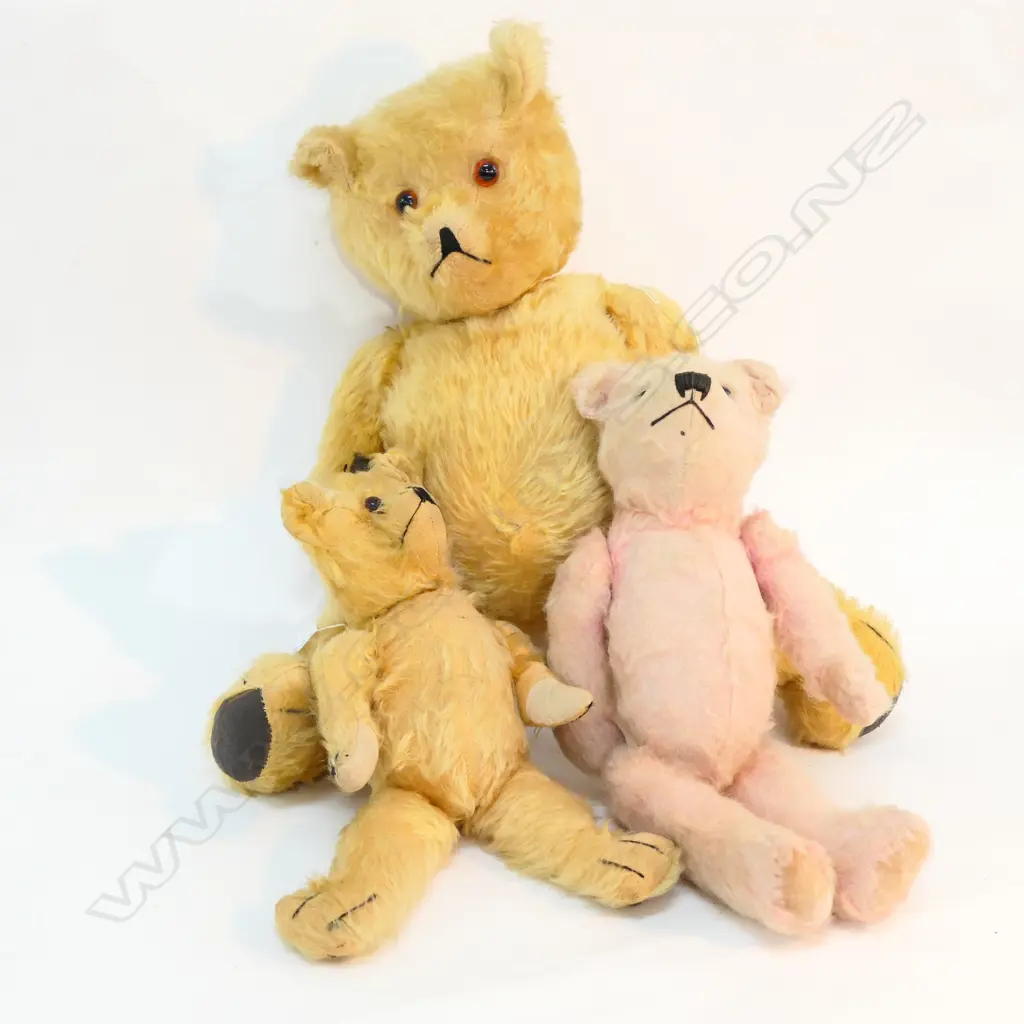 3 VINTAGE TEDDY BEARS Image 1++