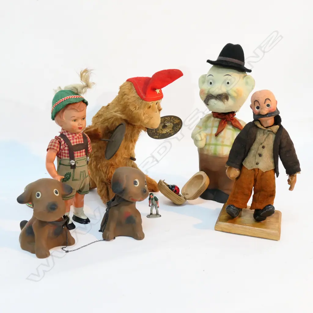 LOT ASST NOVELTY ANIMALS /DOLLS ETC Image 1++