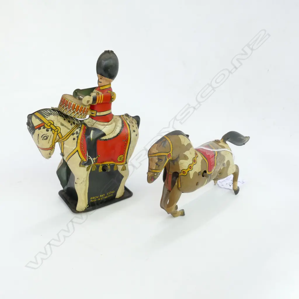 AN ENGLISH T/PLATE C/WORK BEEFEATER ON HORSEBACK H 140 MM Image 1++