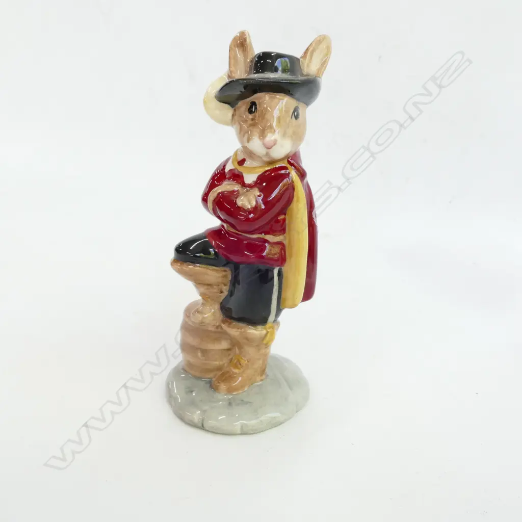 ROYAL DOULTON FIGURE CAVALIER BUNNYKINS Image 1++