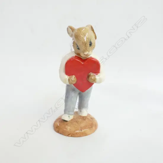 ROYAL DOULTON FIGURE SWEETHEART BUNNYKINS