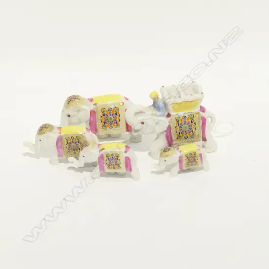 WADE ELEPHANT TRAIN 1957 (one trunk AF)