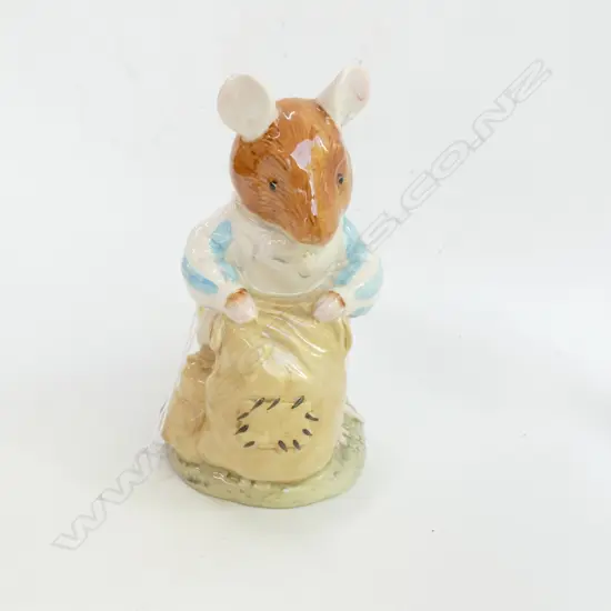 ROYAL DOULTON BRAMBLY HEDGE FIGURE DUSTY DOGWOOD