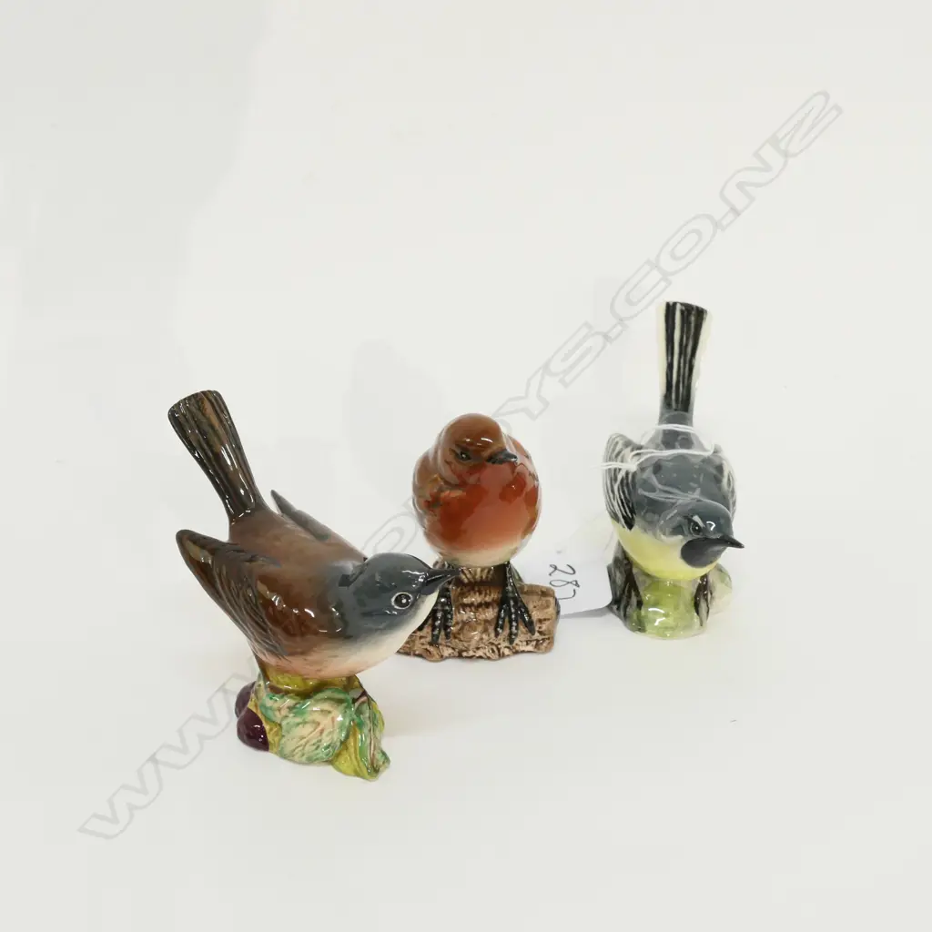 BESWICK BIRDS WHITETHROAT,GREY WAGTAIL & ROBIN Image 1++