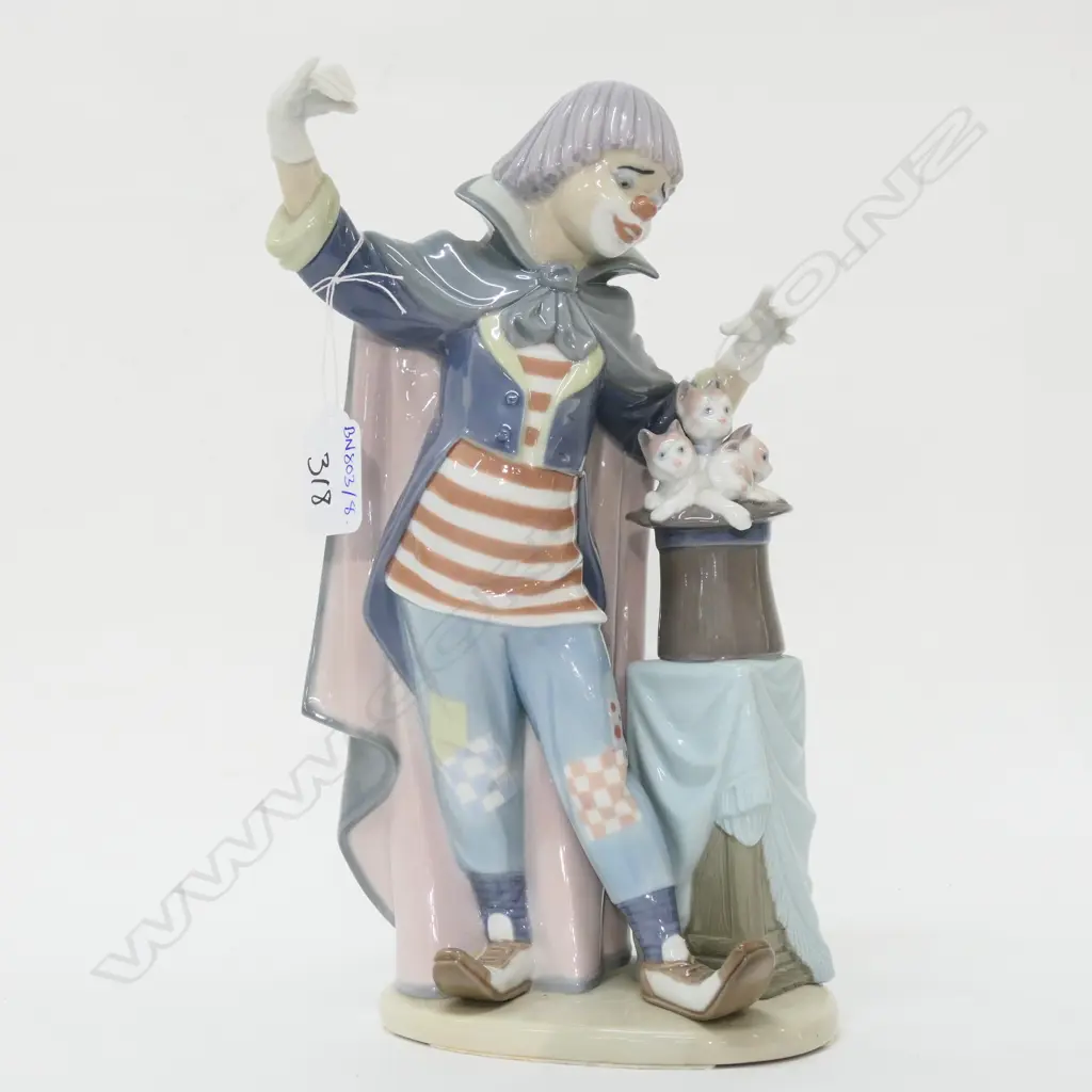 LLADRO MAGIC TRICK CLOWN 270MM H Image 1++