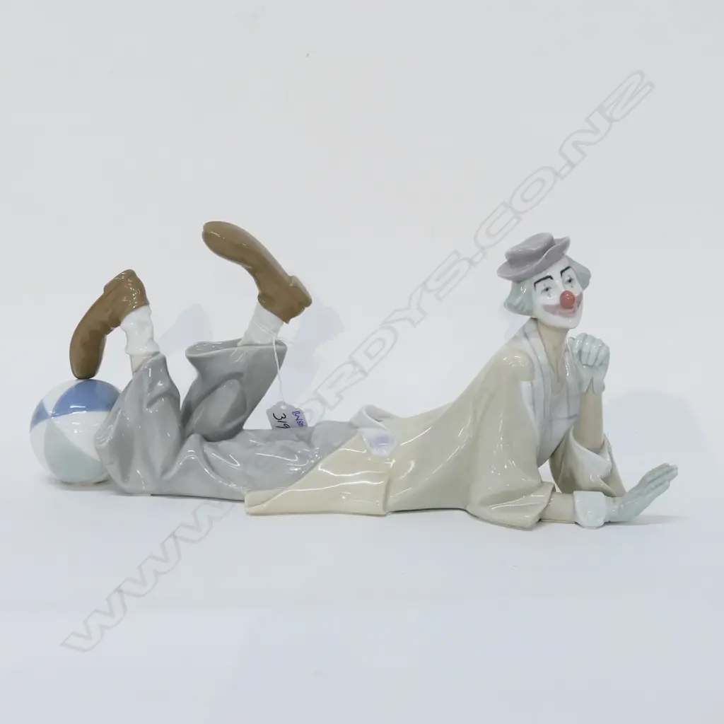 LLADRO LYING CLOWN FIGURINE 380MM L Image 1++