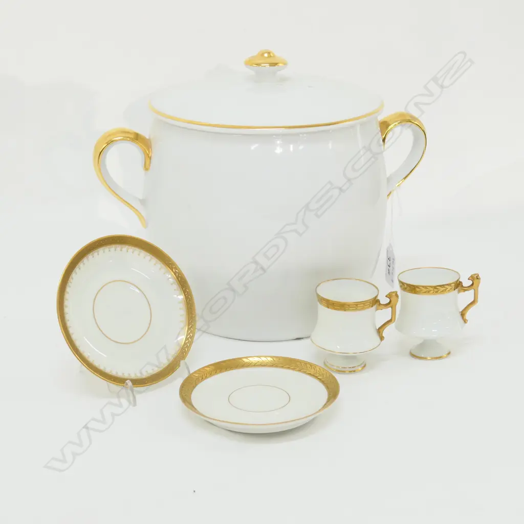 ROYAL WORCESTER PORCELAIN DEEP TUREEN & 2 LIMOGES DEMI-TASSE CUPS & SAUCERS Image 1++