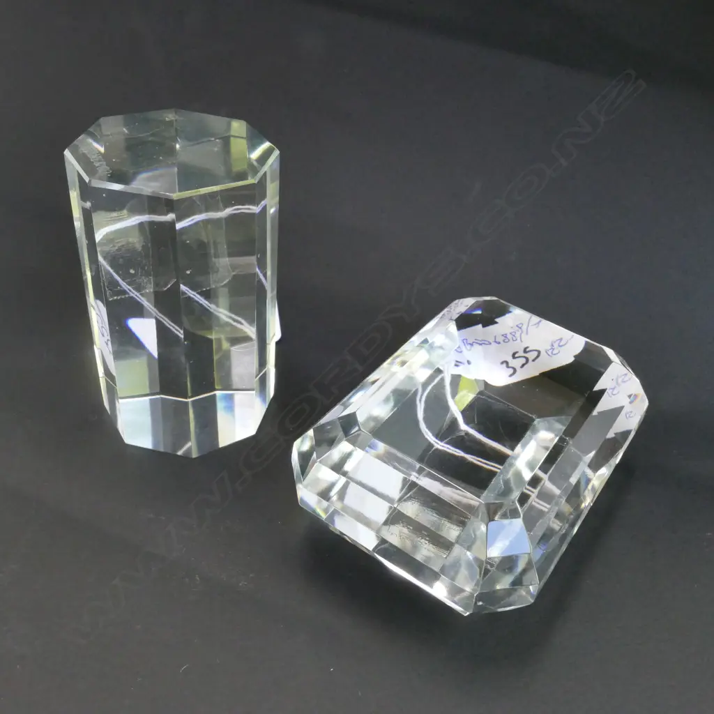 2 TIFFANY + CO CRYSTAL PAPER WEIGHTS Image 1++