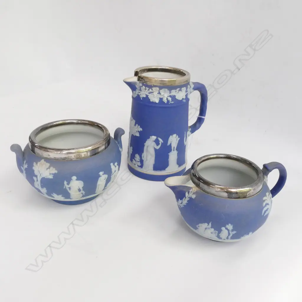 W/WOOD JASPERWARE JUG,CREAMER + SUGAR BOWL Image 1++
