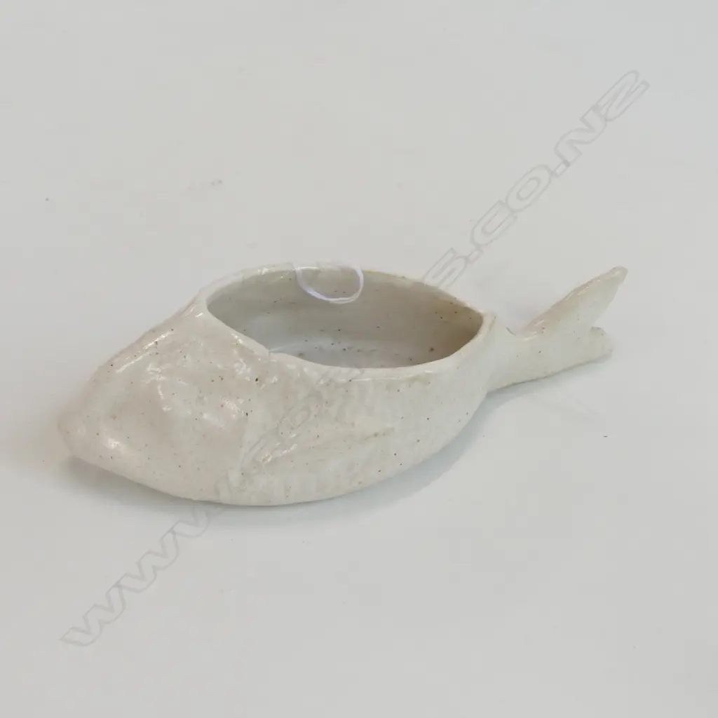 Green Gables Pottery Whangarei fish trough vase Image 1++