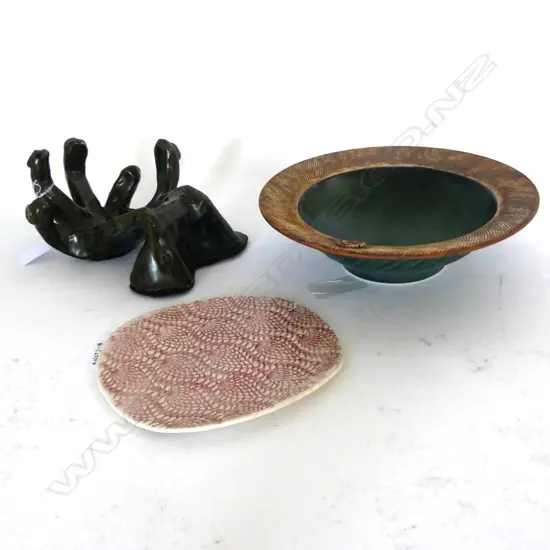3 NZ POTTERY PIECES, PETER WINSLADE, PETER SHEARER & UNKNOWN