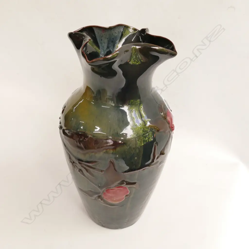 ELTON POTTERY VASE RED FLOWERS IN RELIEF H.240mm Image 1++