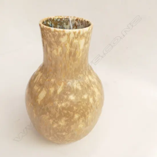 RUSKIN VASE MOTTLED TAN GLAZE IMPRESSED MARK