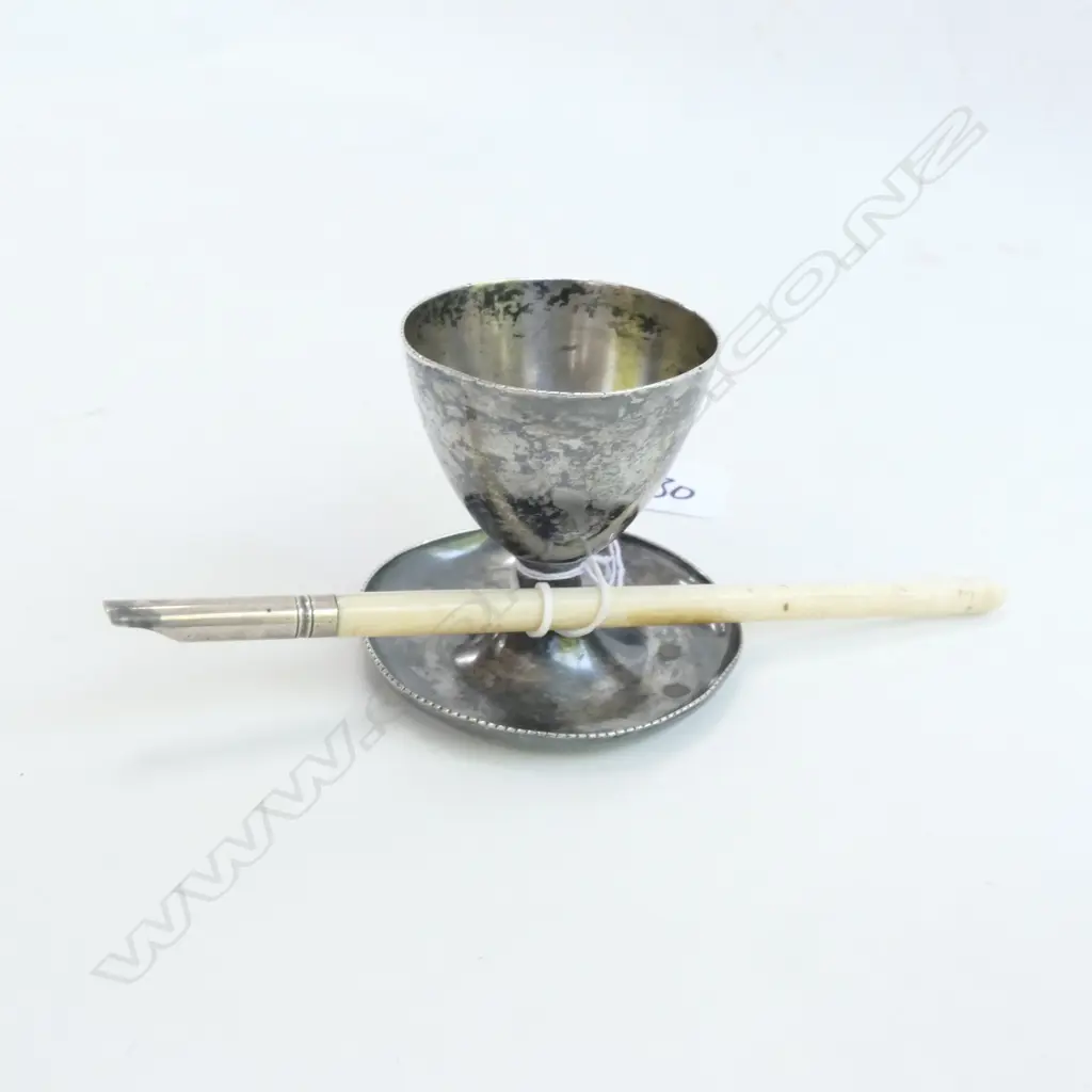 SILVER EGG CUP & SILVER & IVORY DIP PEN Image 1++