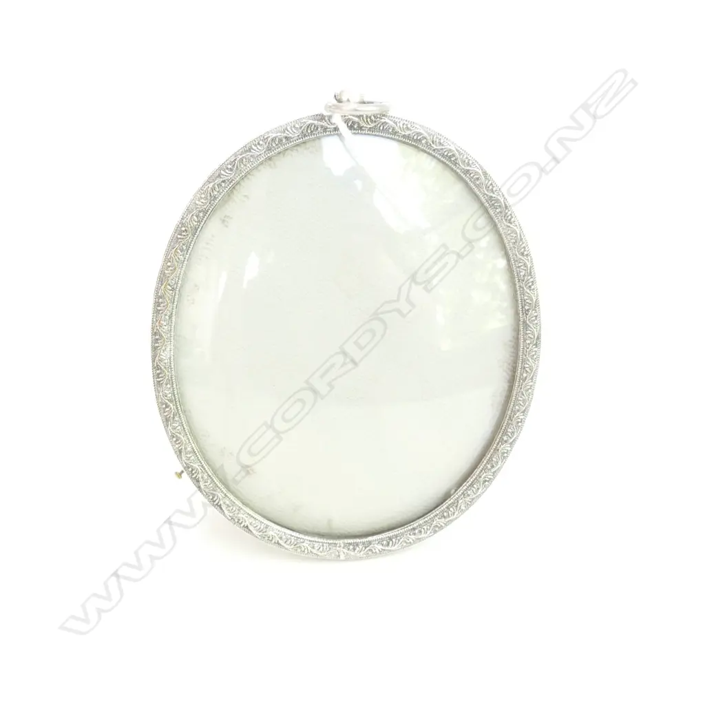 SILVER METAL FRAME FOR MINIATURES - VELVET STRUT TO BACK Image 1++