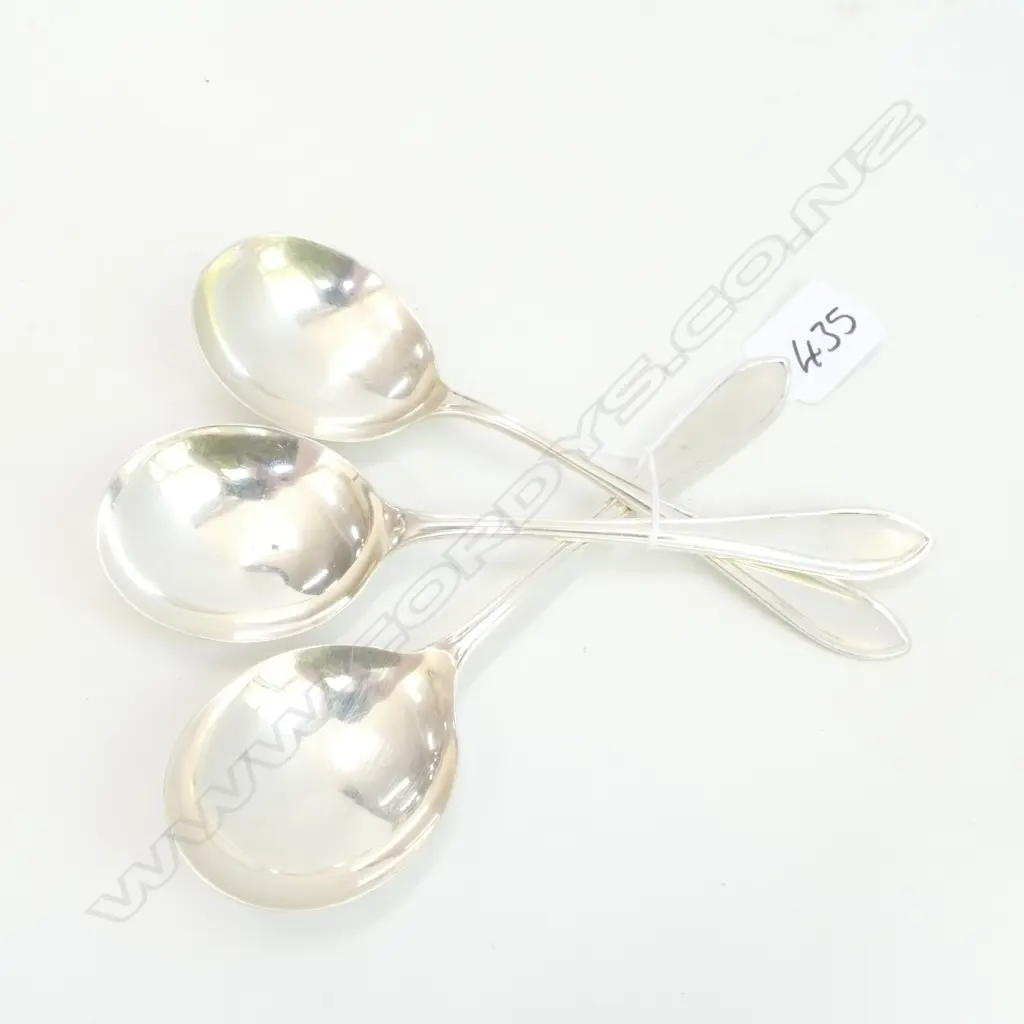 THREE SILVER SOUP SPOONS EMILE VINER, SHEFFIELD, 2 1938, 1 1936 138gm Image 1++