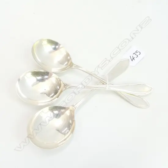 THREE SILVER SOUP SPOONS EMILE VINER, SHEFFIELD, 2 1938, 1 1936 138gm