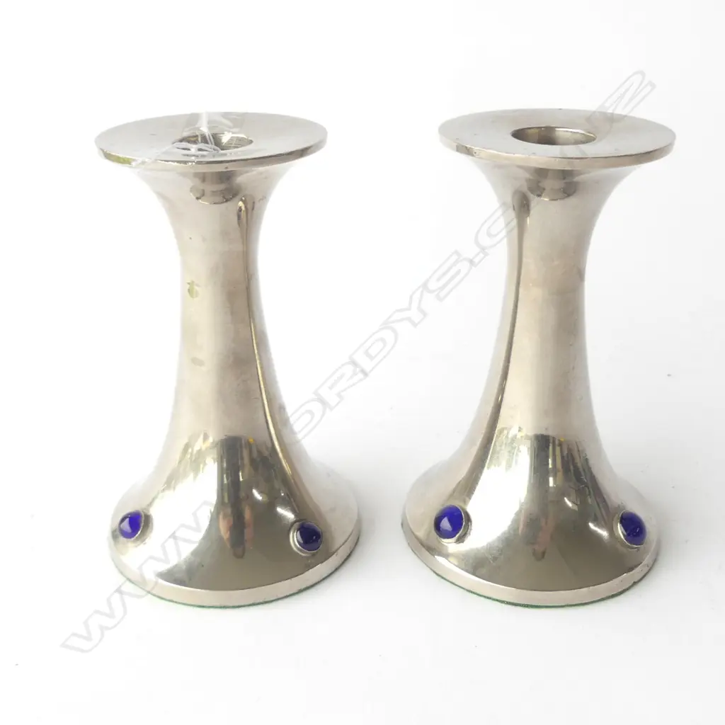 PR NOUVEAU-STYLE EPNS & COLOURED GLASS CANDLESTICKS. H. 135MM Image 1++