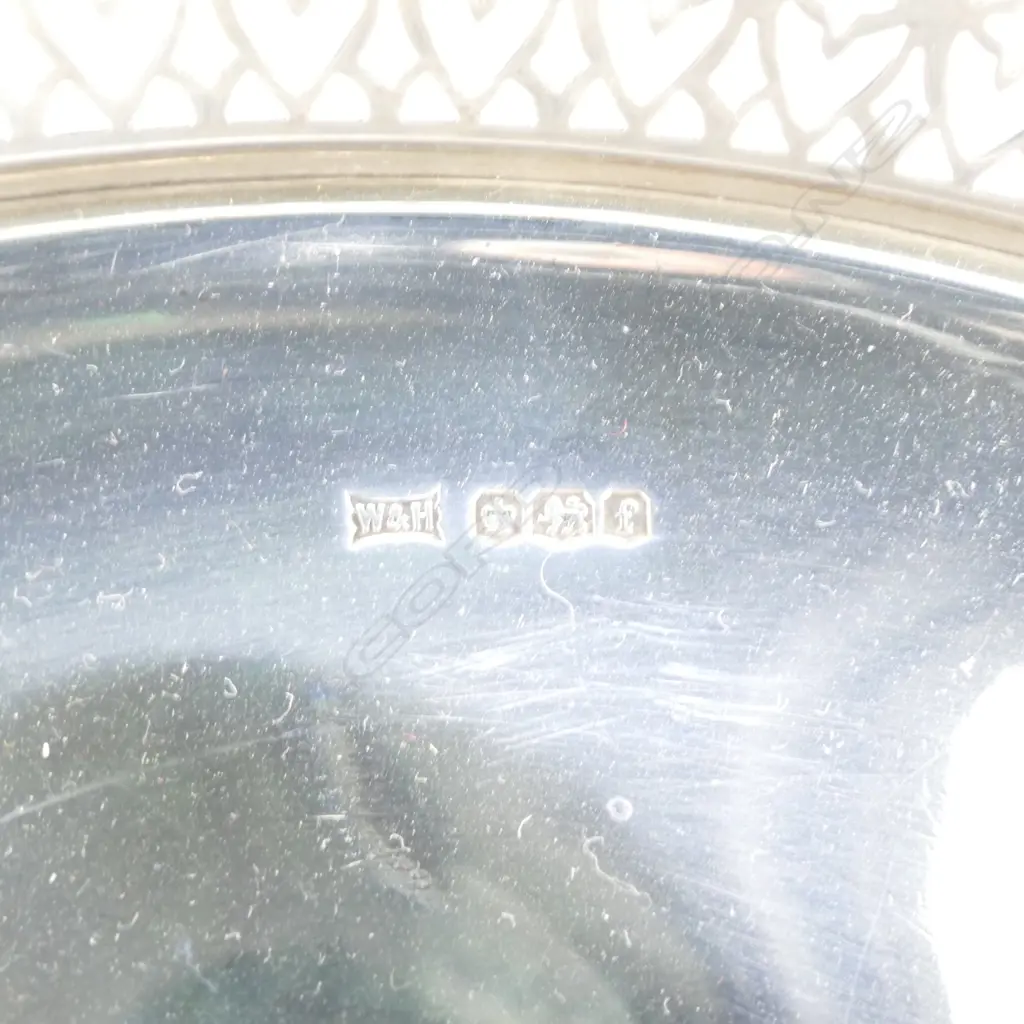 SILVER GALLERIED DISH, SHEFFIELD 1923, WALKER & HALL 213gm Image 1++
