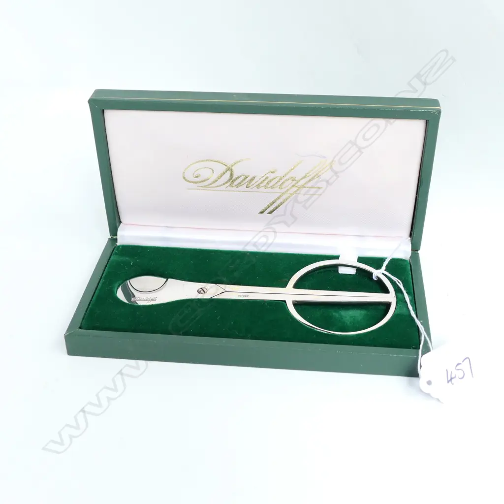 CASED DAVIDOFF CIGAR CUTTER Image 1++