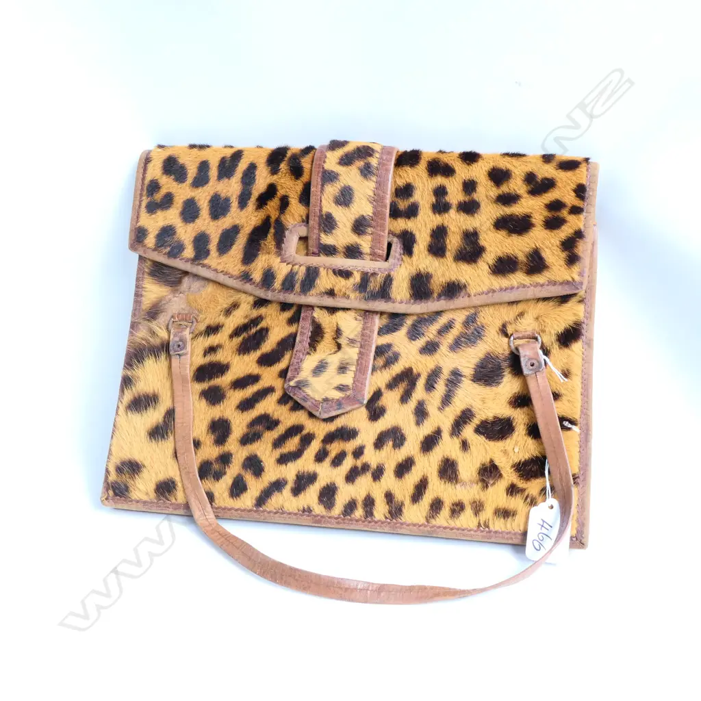 VINTAGE 1920S CHEETAH HANDBAG Image 1++