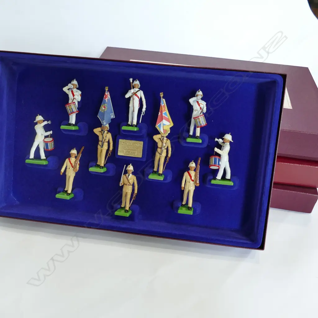 4 SETS TIN SOLDIERS INCL HIGHLANDERS, ROYAL MARINES, CHESHIRE ETC IN ORIGINAL BOXES Image 1++