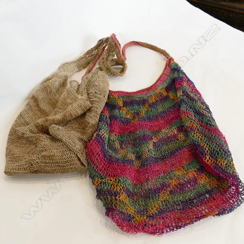 2 PNG BILUM STRING BAGS 1 COLOURED 1 PLAIN +.... Image 1++